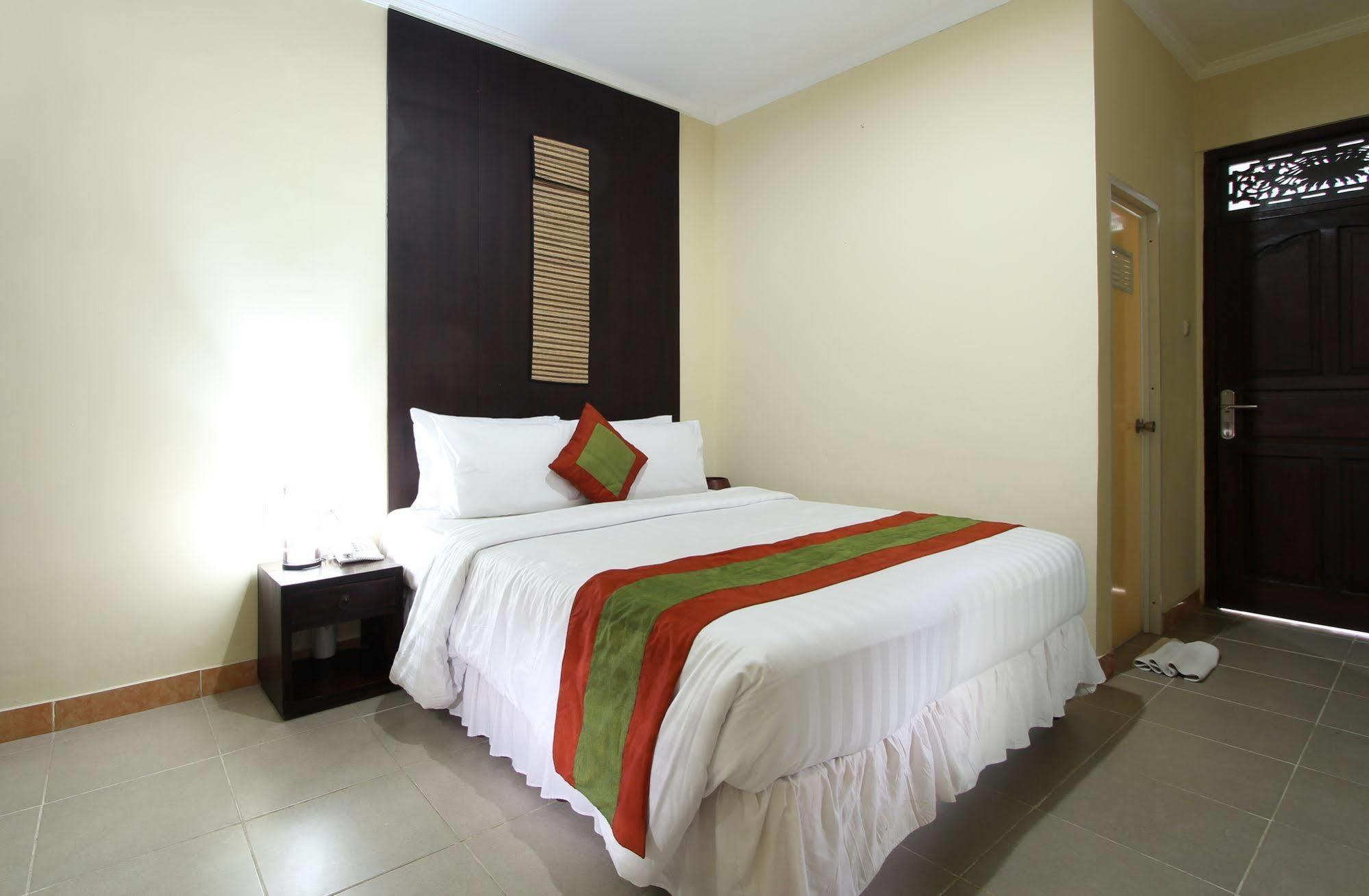 Jimbaran Lestari Hotel & Residence - Spa Exterior foto